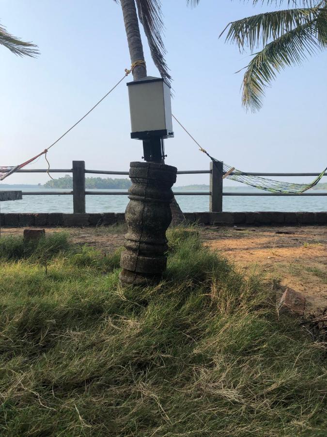 Candlehut Homestay Nīleshwar Buitenkant foto