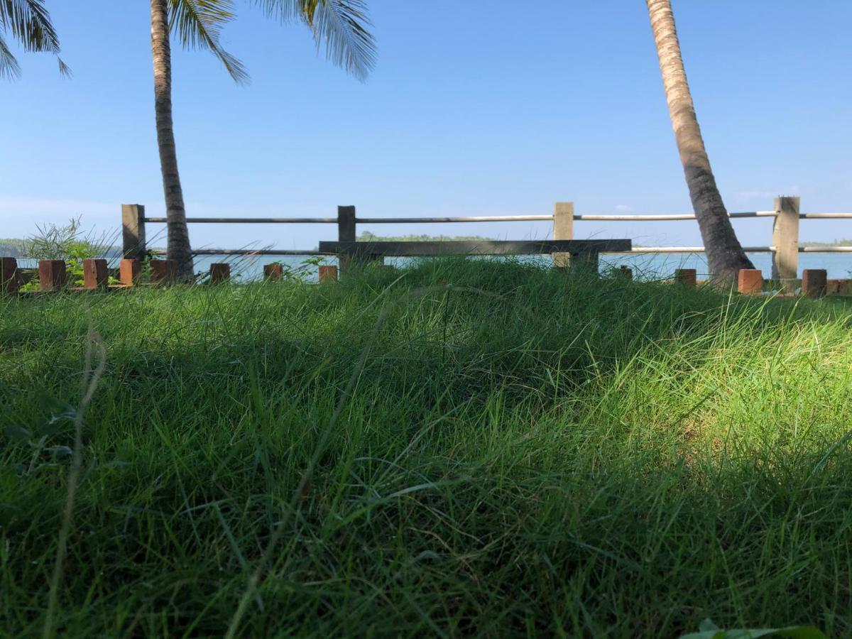 Candlehut Homestay Nīleshwar Buitenkant foto