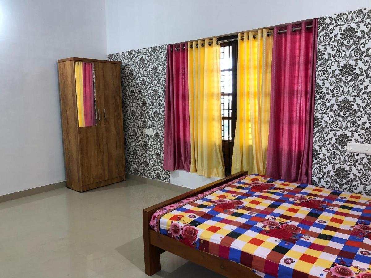 Candlehut Homestay Nīleshwar Buitenkant foto