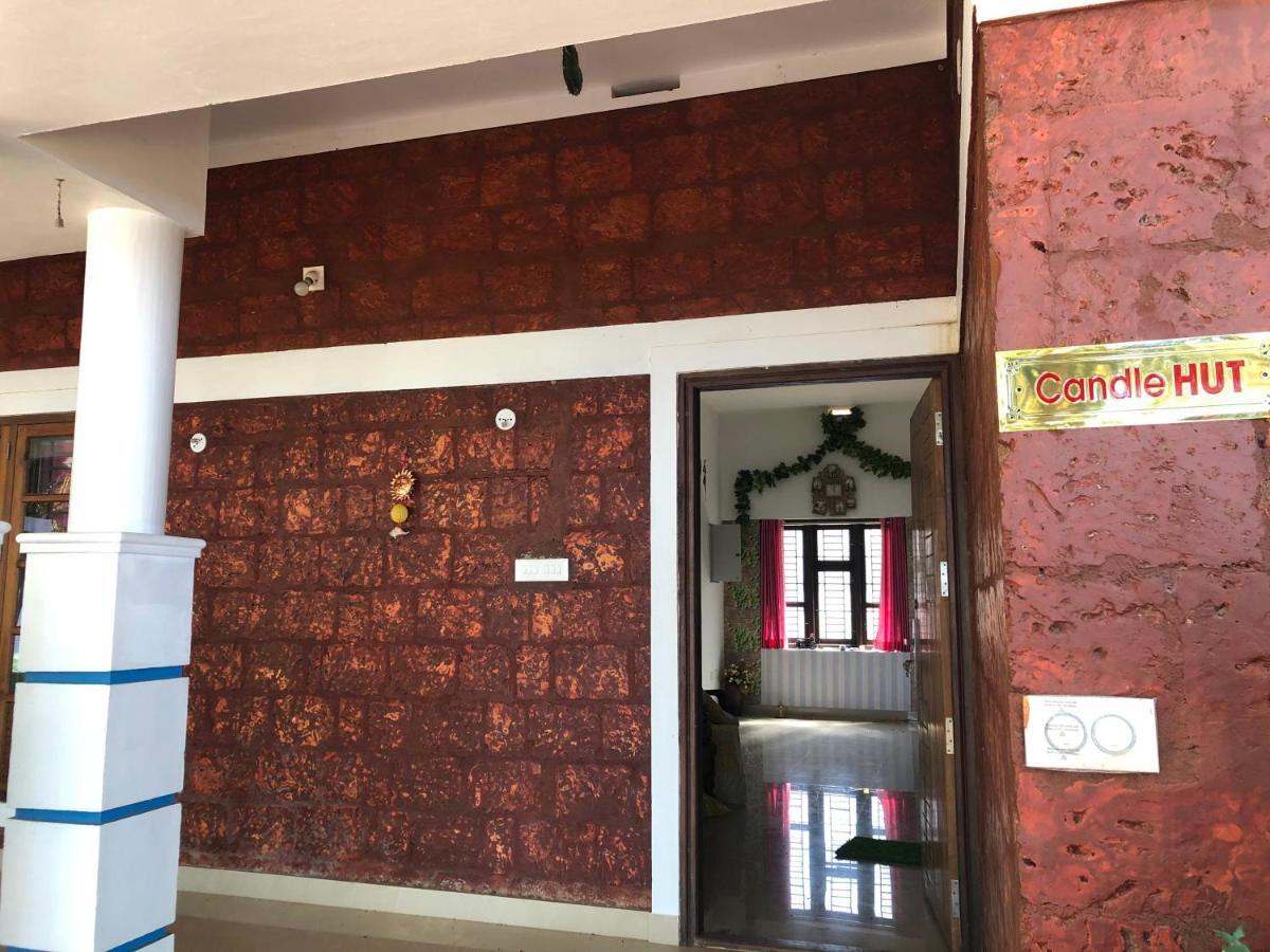 Candlehut Homestay Nīleshwar Buitenkant foto